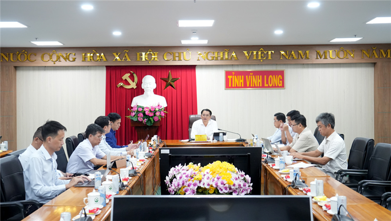 Phó Chủ tịch UBND tỉnh Nguyễn Quỳnh Thiện làm việc với Sở Khoa học và Công nghệ về công tác chuyển đổi số